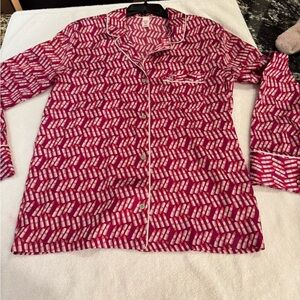 Ladies VS 2 piece long sleeve/pants lounge set. Small. Great condition.